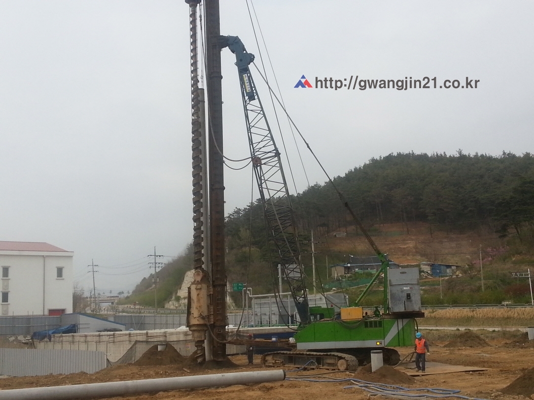 구례 PHC 천공 및 유압직타 공사 > 시공현장사진 | (주)광진건설